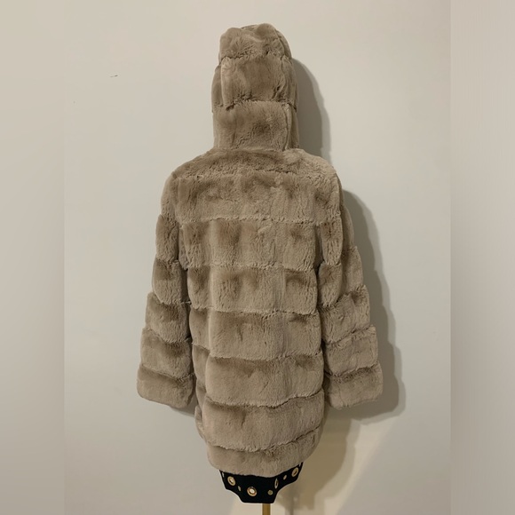 BCBGMaxAzria Hooded Tan Faux Fur Coat - Picture 12 of 17